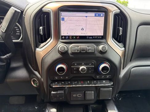 Used 2020 Chevrolet Silverado 1500 High Country w/ Technology Package AWD/4WD image 23