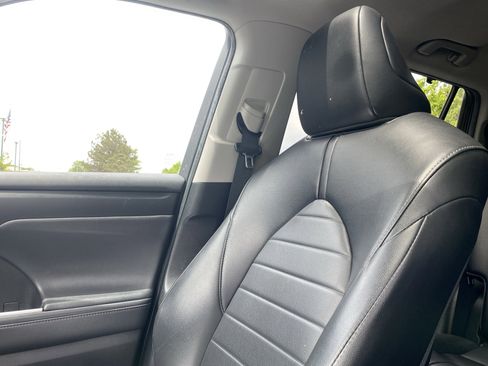 Used 2022 Toyota Highlander XLE image 20