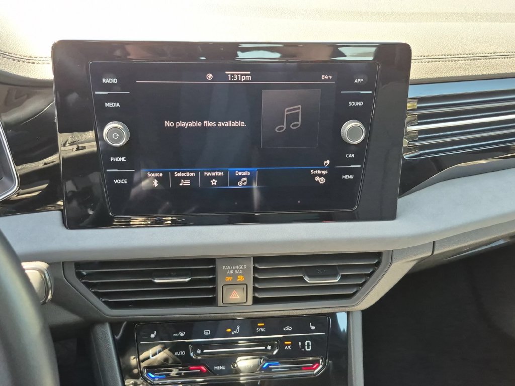Used 2025 Volkswagen Jetta SE FWD image 19