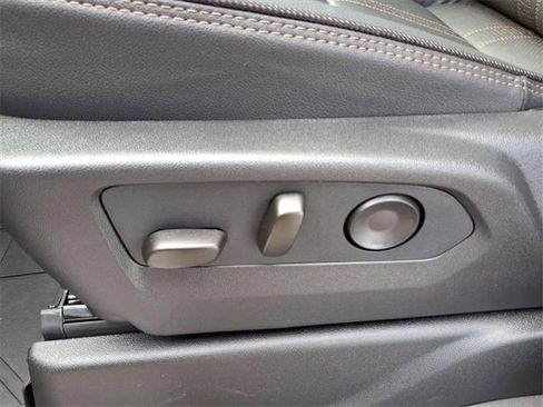 New 2026 Chevrolet Suburban High Country image 28