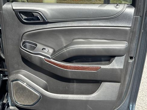 Used 2020 GMC Yukon XL SLT w/ Premium Edition image 16