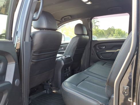 Used 2019 Nissan Titan SL w/ Midnight Edition AWD/4WD image 24