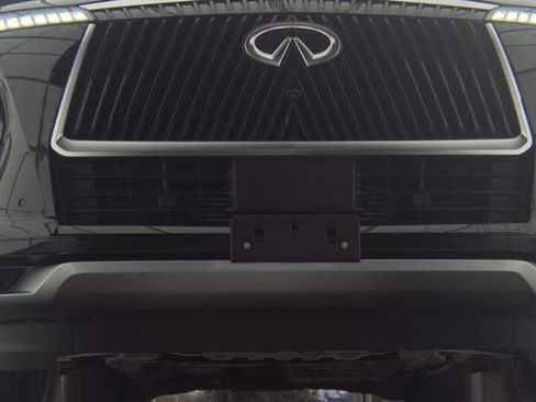 Certified 2025 INFINITI QX80 Luxe image 2