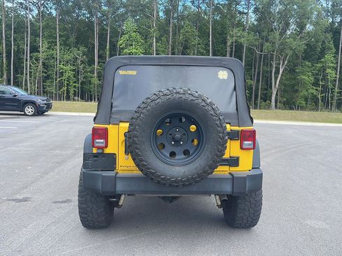 Used 2015 Jeep Wrangler Unlimited Sport w/ Quick Order Package 23S AWD/4WD image 6