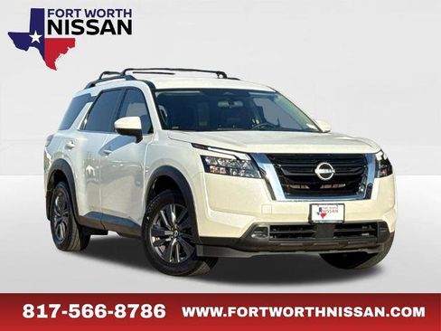Certified 2023 Nissan Pathfinder SV FWD image 1