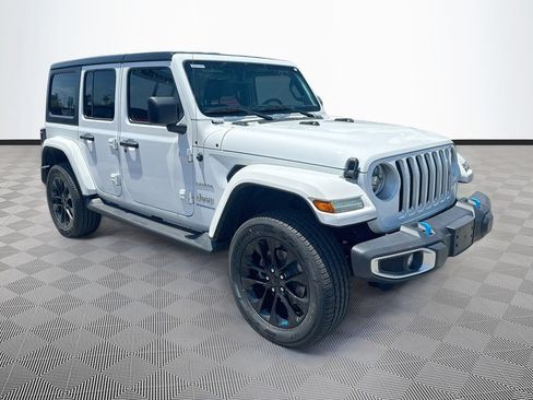 Certified 2023 Jeep Wrangler Unlimited Sahara w/ Cold Weather Group AWD/4WD image 4