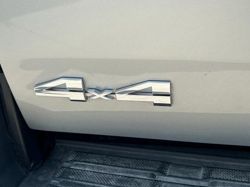 Used 2025 Toyota Tacoma SR image 12