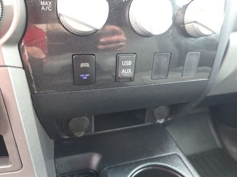 Used 2011 Toyota Tundra Grade w/ SR5 Pkg image 31