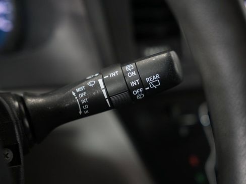 Used 2018 Toyota Sienna LE w/ Carpet Mat Package image 15