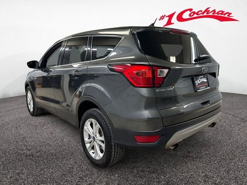 Used 2019 Ford Escape SE image 18