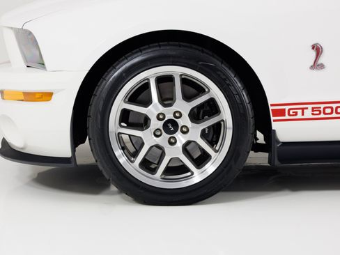 Used 2007 Ford Mustang Shelby GT500 RWD image 9