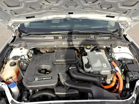 Used 2018 Ford Fusion SE w/ Equipment Group 602A FWD image 41