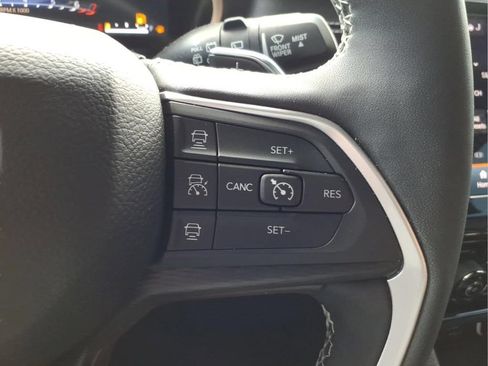 Used 2024 Jeep Grand Cherokee Altitude AWD/4WD image 28