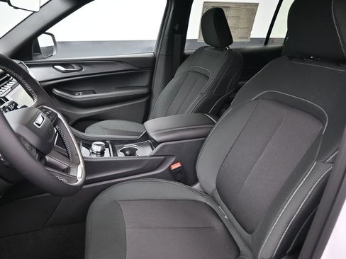 New 2026 Jeep Grand Cherokee L Laredo image 33