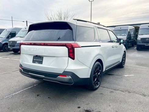 Certified 2025 Kia Carnival SX image 8