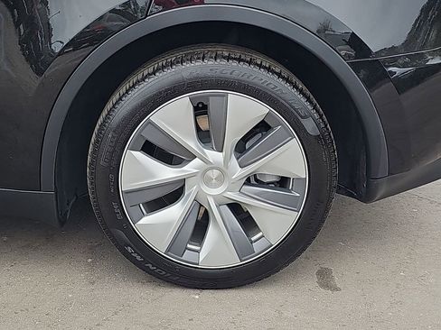 Used 2023 Tesla Model Y Long Range AWD/4WD image 38