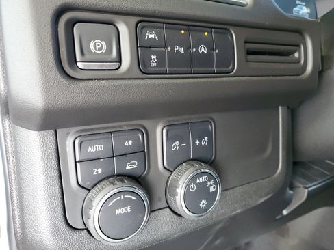 Used 2024 Chevrolet Suburban LT AWD/4WD image 22