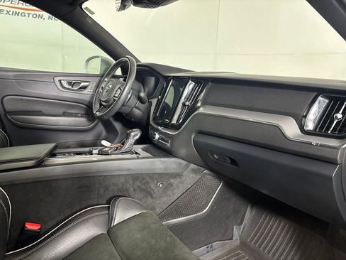 Used 2019 Volvo XC60 T5 R-Design w/ Protection Package Premier FWD image 31