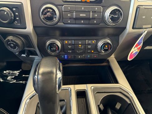Used 2020 Ford F150 Lariat w/ Equipment Group 502A Luxury AWD/4WD image 23