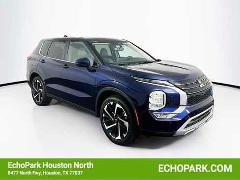 Used 2024 Mitsubishi Outlander SE image 1