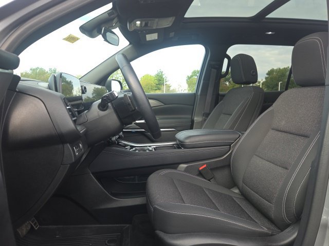 Used 2025 Chevrolet Traverse LT w/ Sun and Wheel Package FWD image 24