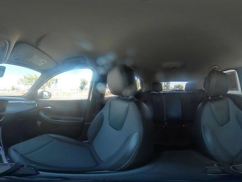 Used 2025 Buick Encore GX Preferred AWD/4WD image 41