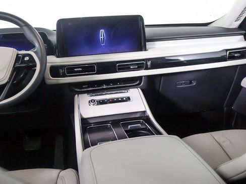 Used 2025 Lincoln Aviator Reserve w/ Illumination Package image 38