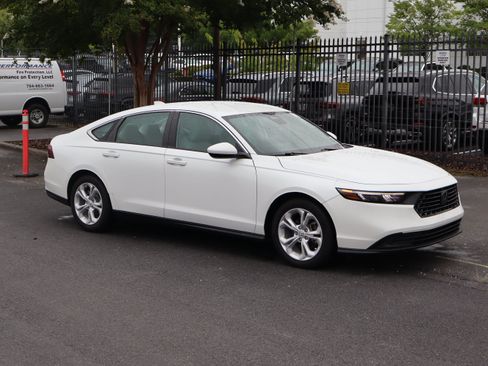Used 2023 Honda Accord LX image 2