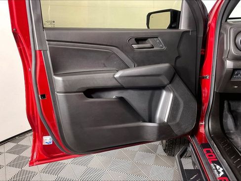 Used 2023 Chevrolet Colorado Trail Boss w/ Technology Package AWD/4WD image 21