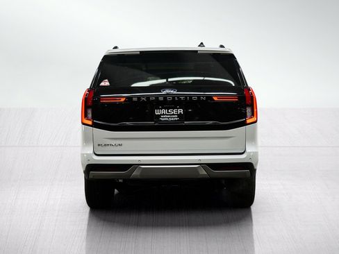 Used 2025 Ford Expedition Platinum AWD/4WD image 4