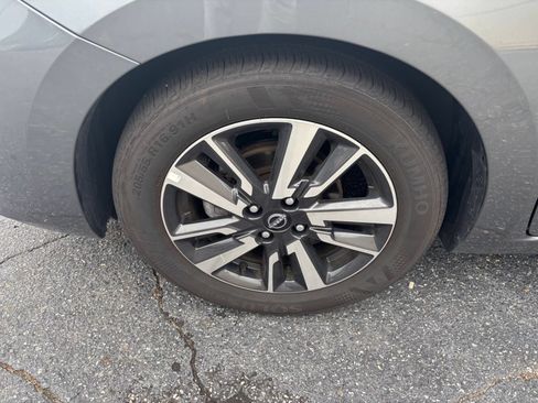 Used 2025 Nissan Versa SV FWD image 24
