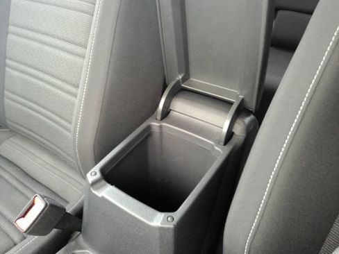 Used 2022 Volkswagen Tiguan S image 50