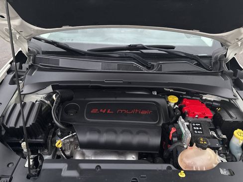 Used 2019 Jeep Compass Limited AWD/4WD image 3