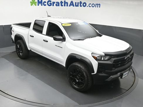 Used 2023 Chevrolet Colorado Trail Boss w/ LPO, Dark Essentials Package AWD/4WD image 3