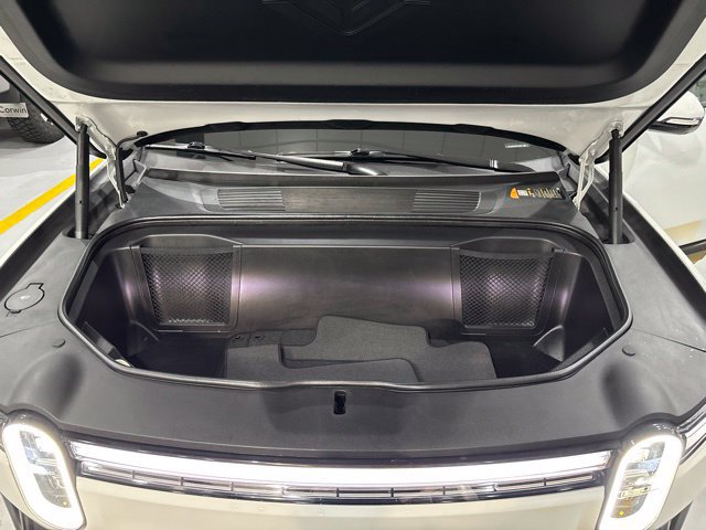 Used 2025 Rivian R1S Adventure Dual AWD/4WD image 35