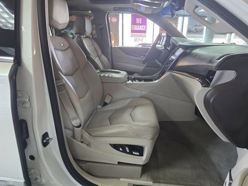 Used 2015 Cadillac Escalade ESV Luxury image 14