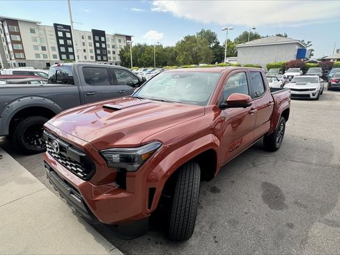 Used 2025 Toyota Tacoma TRD Sport image 5