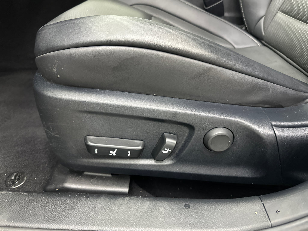 Used 2018 Lexus IS 300 F Sport w/ F Sport Package RWD image 10