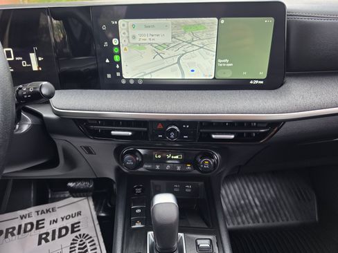 Used 2026 Nissan Kicks SV FWD image 27