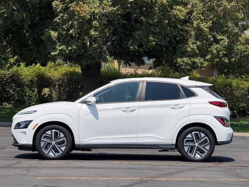 Used 2023 Hyundai Kona SEL FWD image 2