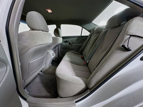 Used 2011 Toyota Camry LE image 25