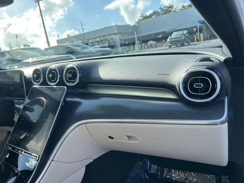 Used 2025 Mercedes-Benz C 300 Sedan image 23