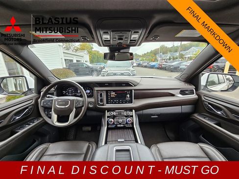 Used 2023 GMC Yukon XL Denali image 12