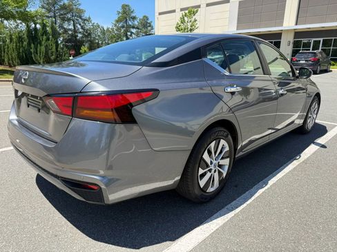 Used 2023 Nissan Altima 2.5 S FWD image 6