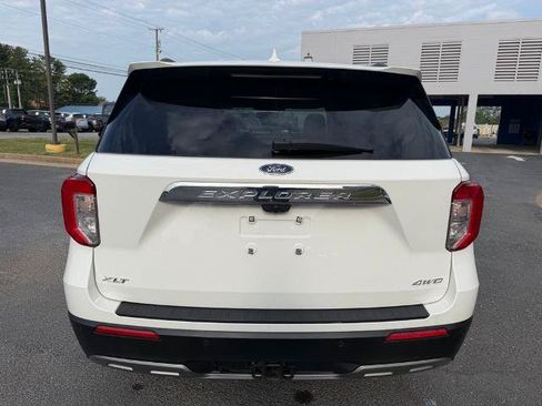 Certified 2022 Ford Explorer XLT w/ Equipment Group 202A AWD/4WD image 4
