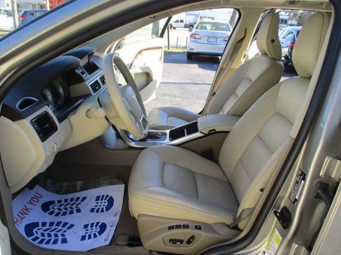 Used 2013 Volvo XC70 3.2 image 10