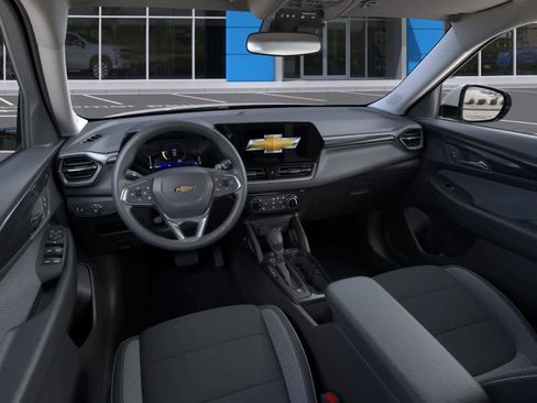 New 2026 Chevrolet TrailBlazer LT w/ Midnight Edition FWD image 15