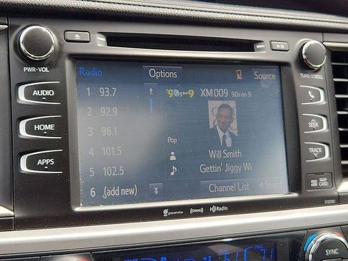 Certified 2019 Toyota Highlander XLE AWD/4WD image 19