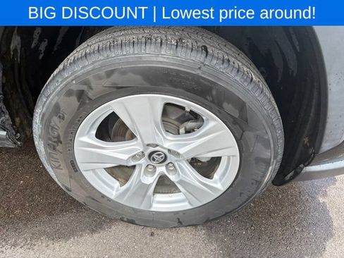 Used 2019 Toyota RAV4 XLE w/ Carpet Mat Package AWD/4WD image 5