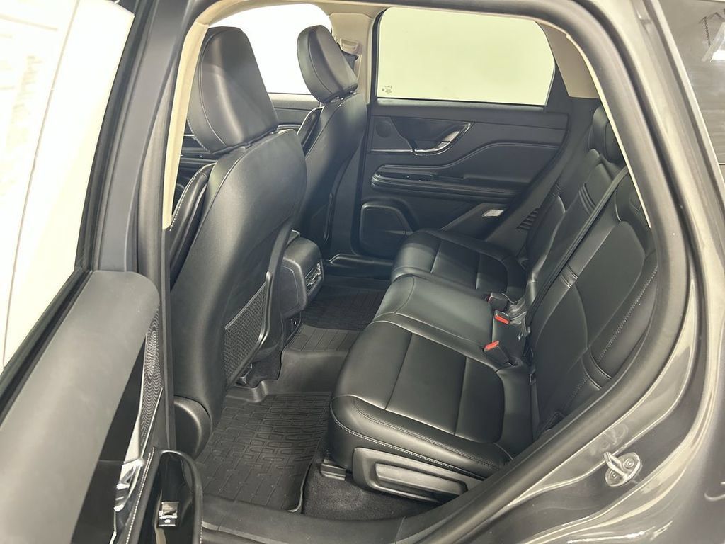 Used 2023 Lincoln Corsair AWD image 20